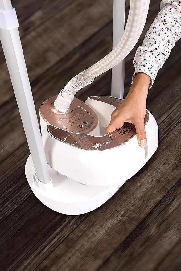 Black & Decker Garment Steamer 2 L 2000 W  White