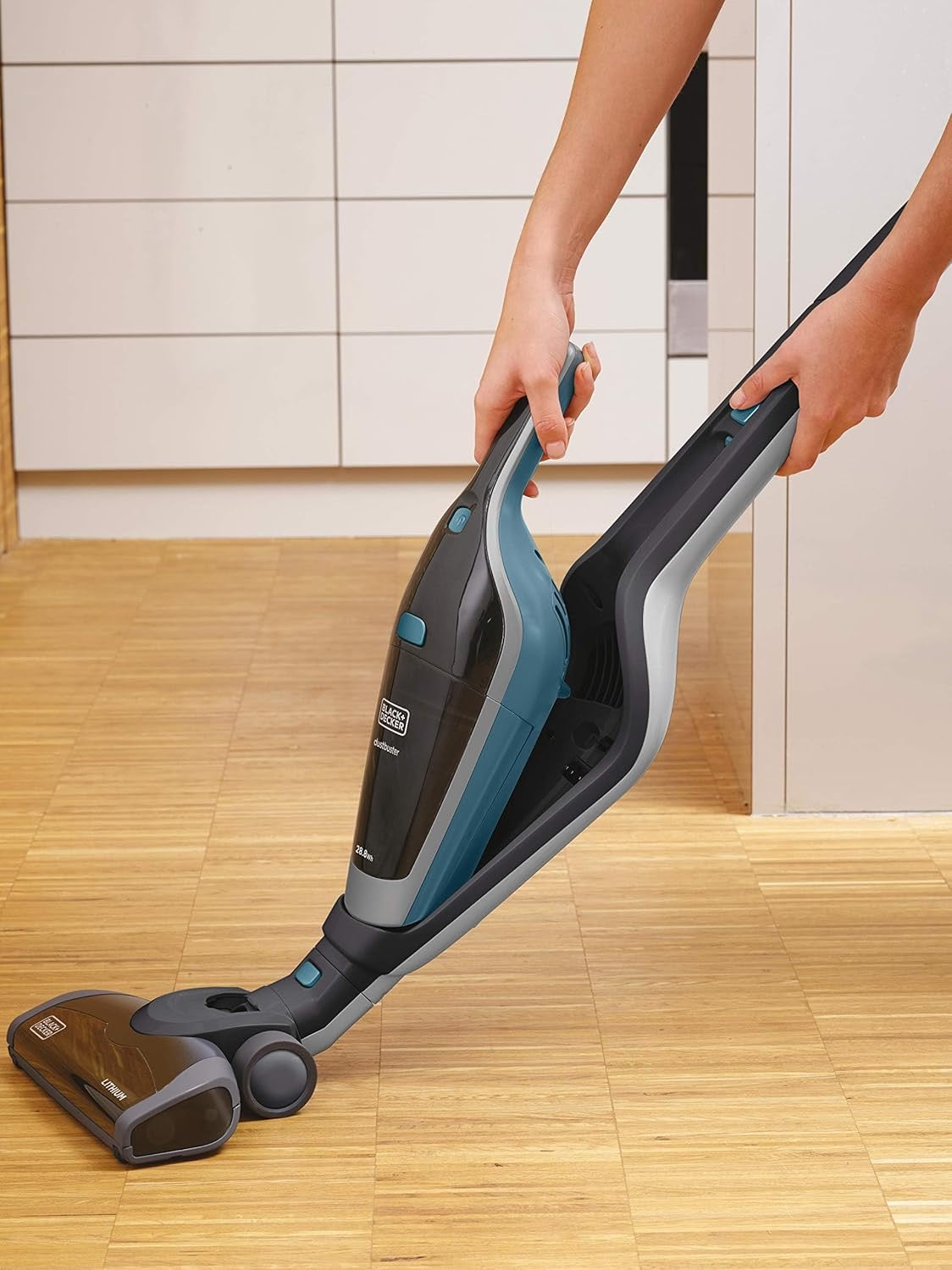 Black &amp; Decker 14.4V 28.8Wh Cordless Stick Vacuum Cleaner, 2Ah Lithium-Ion Battery 2in1 Floor