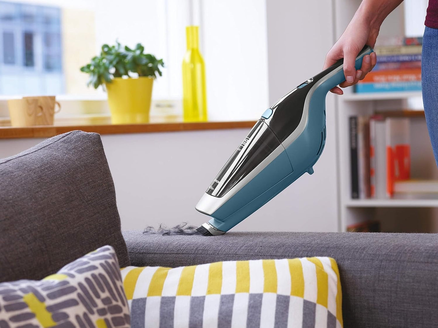 Black &amp; Decker 14.4V 28.8Wh Cordless Stick Vacuum Cleaner, 2Ah Lithium-Ion Battery 2in1 Floor
